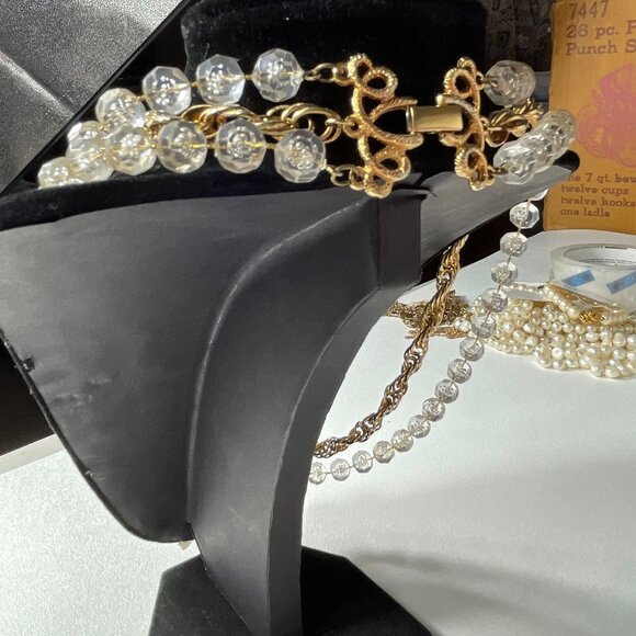 Sarah Coventry Golden Ice 3 strand necklace Lucite beads and gold tone rope chai - Picture 9 of 9